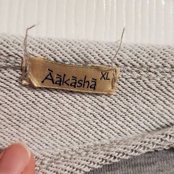 Hi-Lo Shirt - Picture 5 of 7